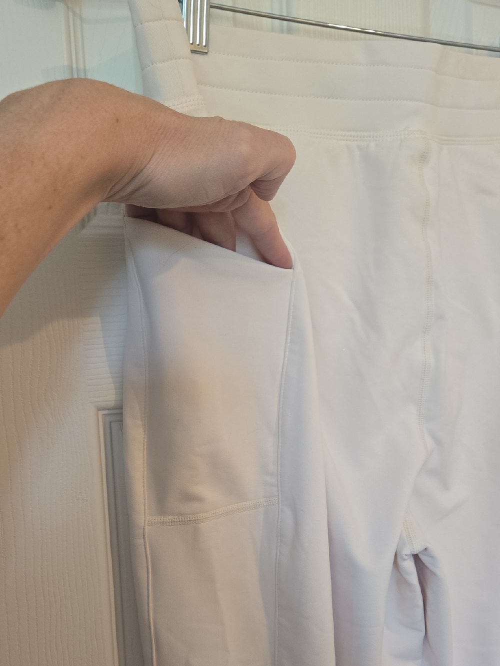 Fabletics joggers - Picture 3 of 4